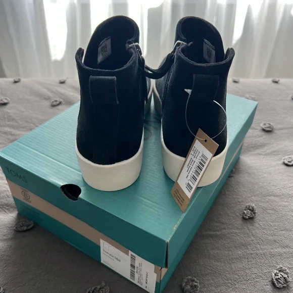 TOMS Verona Black Ankle Boots NEW - Picture 3 of 6